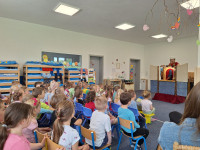 /album/fotogaleria-divadielko-princezna-rozmarina-v-materskej-skole/1000021165-jpg/